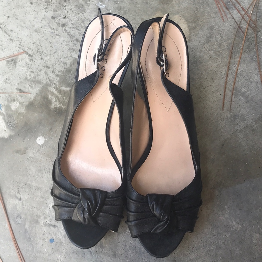 Super cute Guess pumps!!